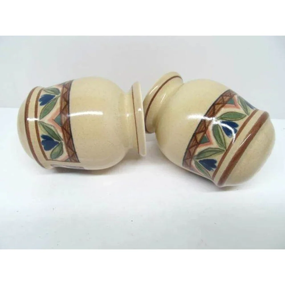Mikasa Potters Touch Sausalito Salt and Pepper Shaker